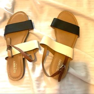 ⚡️3 for $20!⚡️ Old Navy Size 7 Sandals